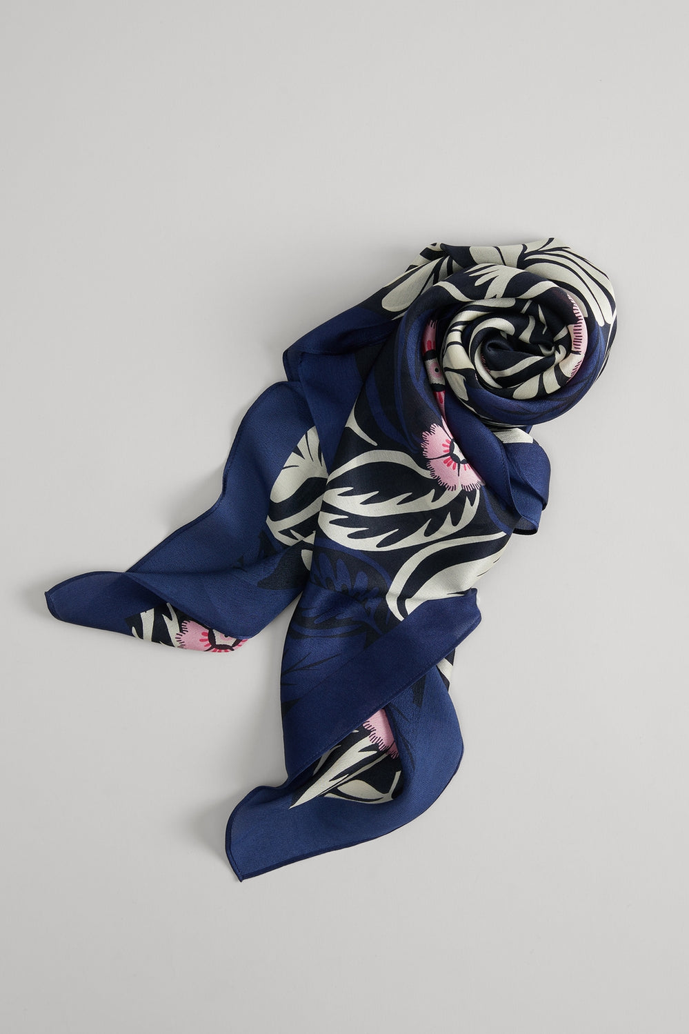 Mayra Scarf