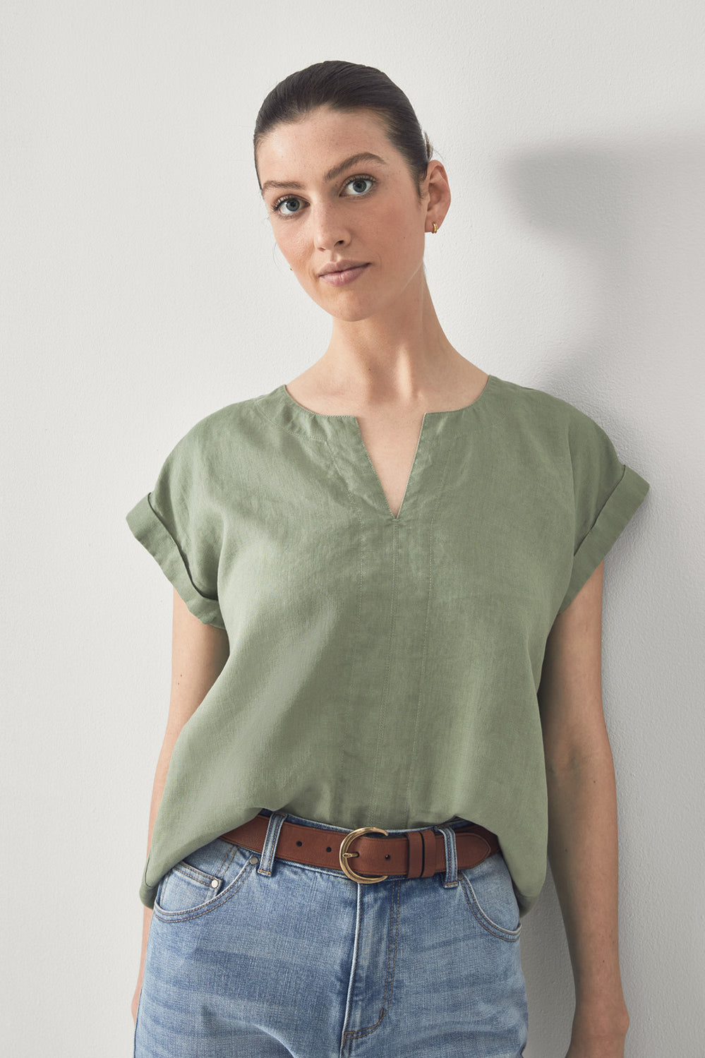 Linen Short Sleeve Vent Neck Top