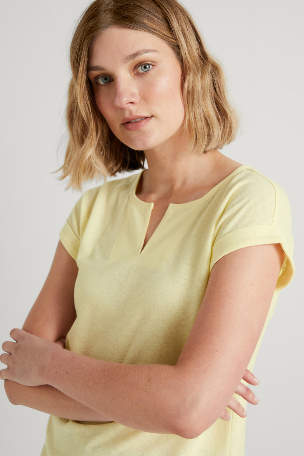 Linen Cotton Vent Neck T-Shirt