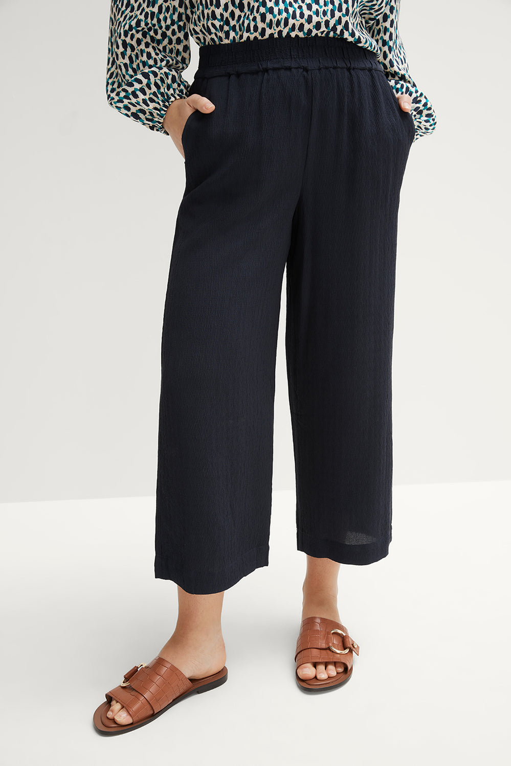 Crinkle Wide Leg Pull On Pant