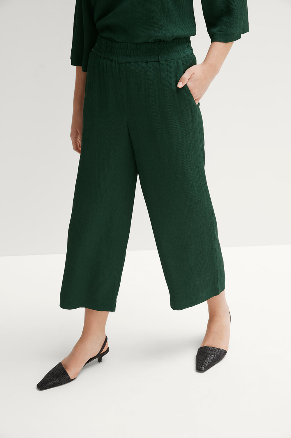 Crinkle Wide Leg Pull On Pant
