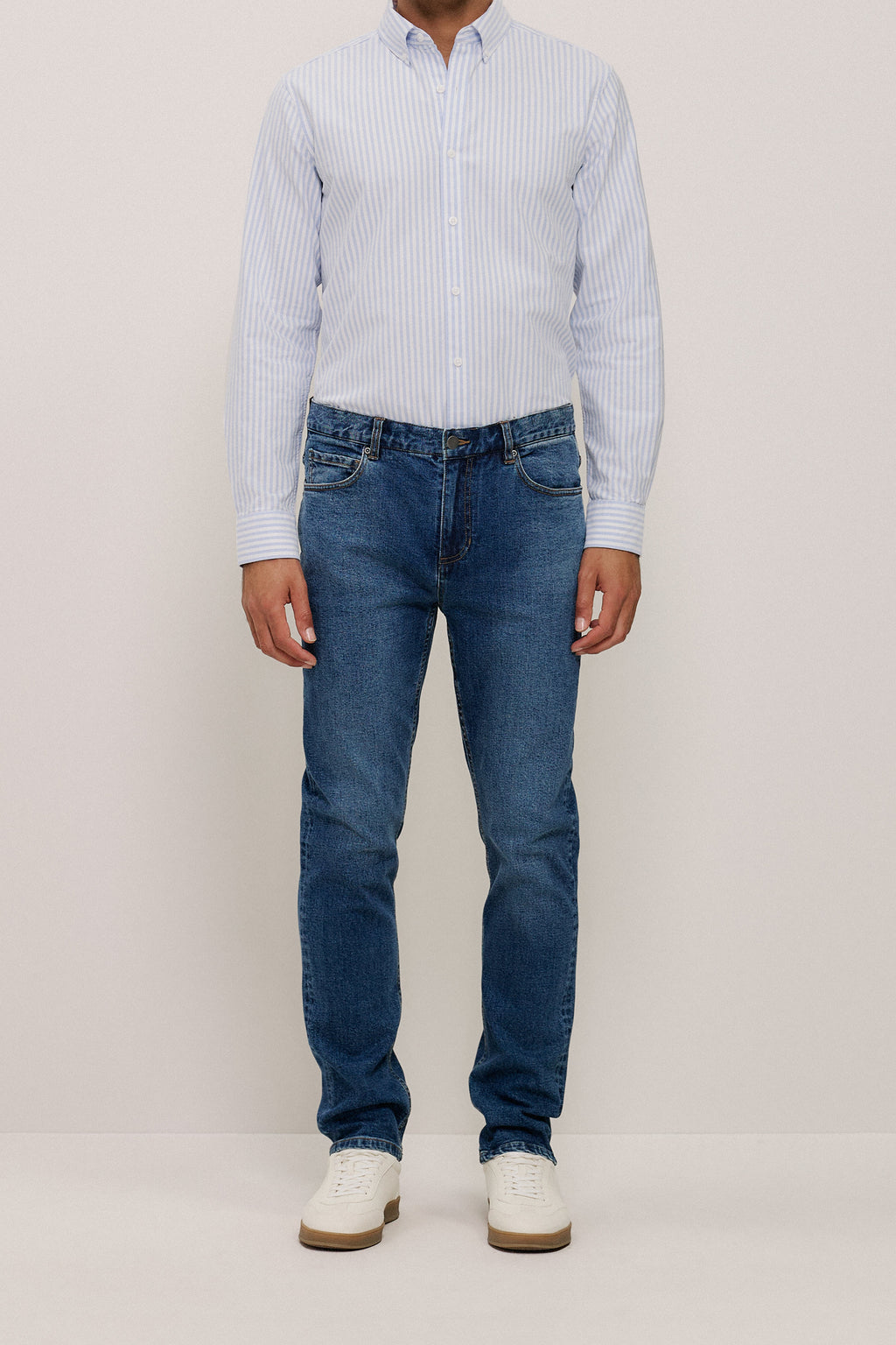 Relaxed Fit Mid Wash Jean