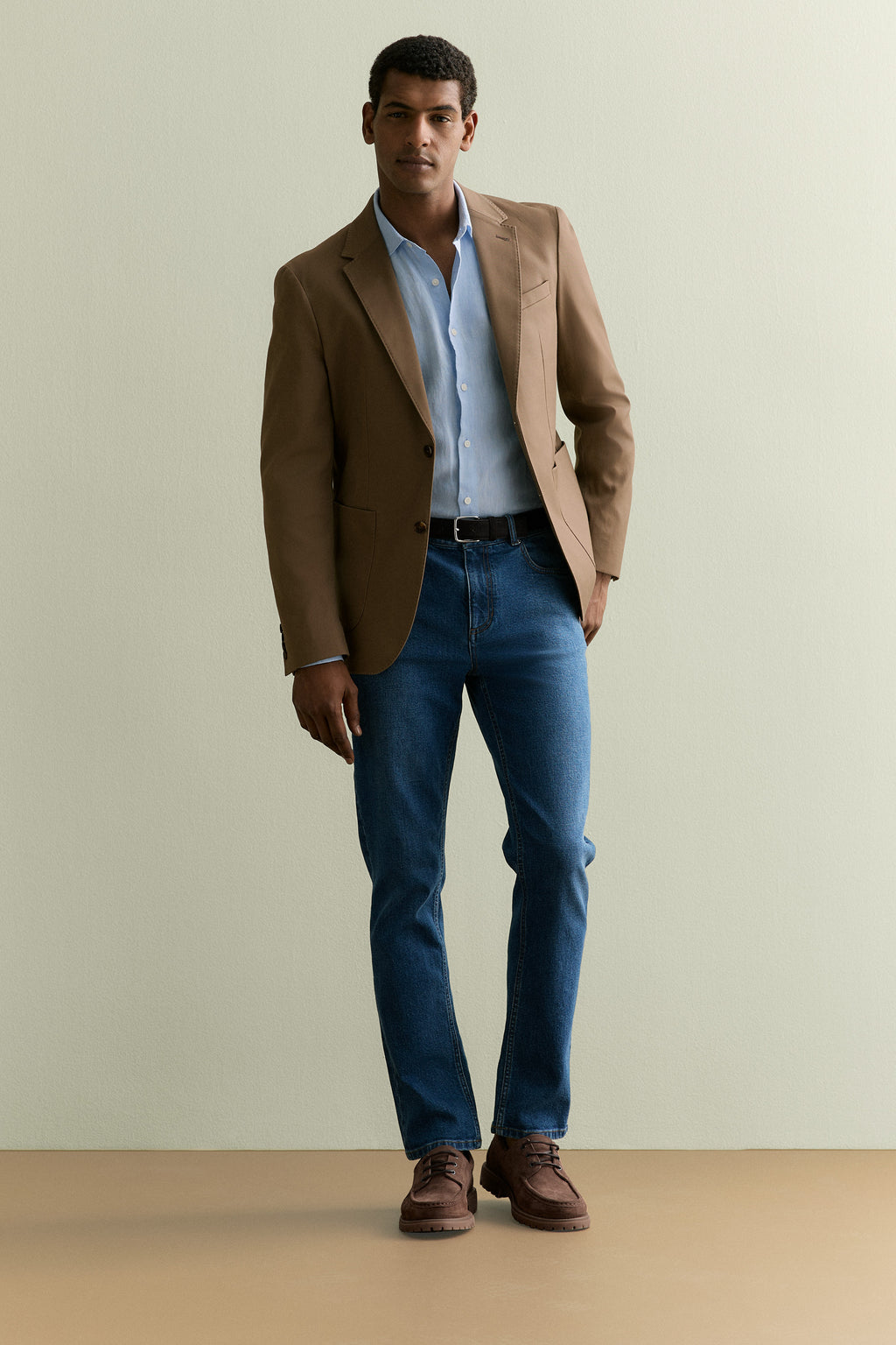 Relaxed Fit Mid Wash Jean