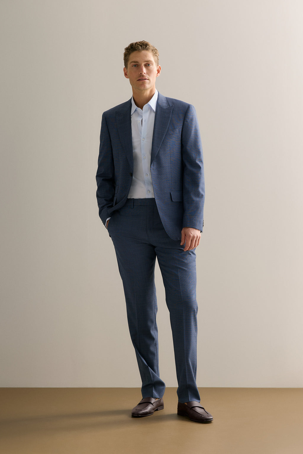 Tailored Fit Yarn Dyed Cotton Smart Shirt