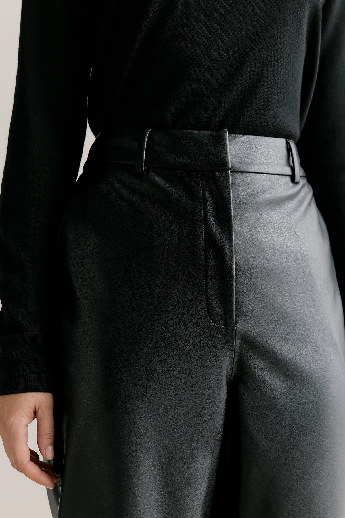 Soft Seam Detail Pant