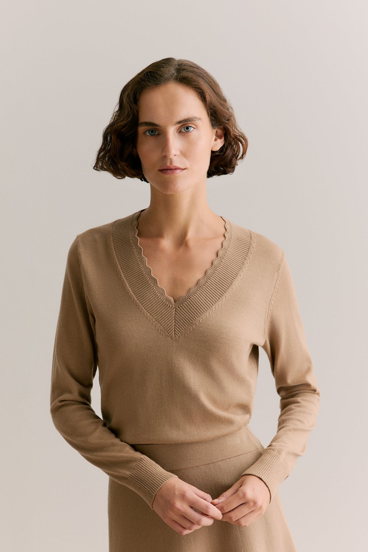 Merino Scallop V Neck