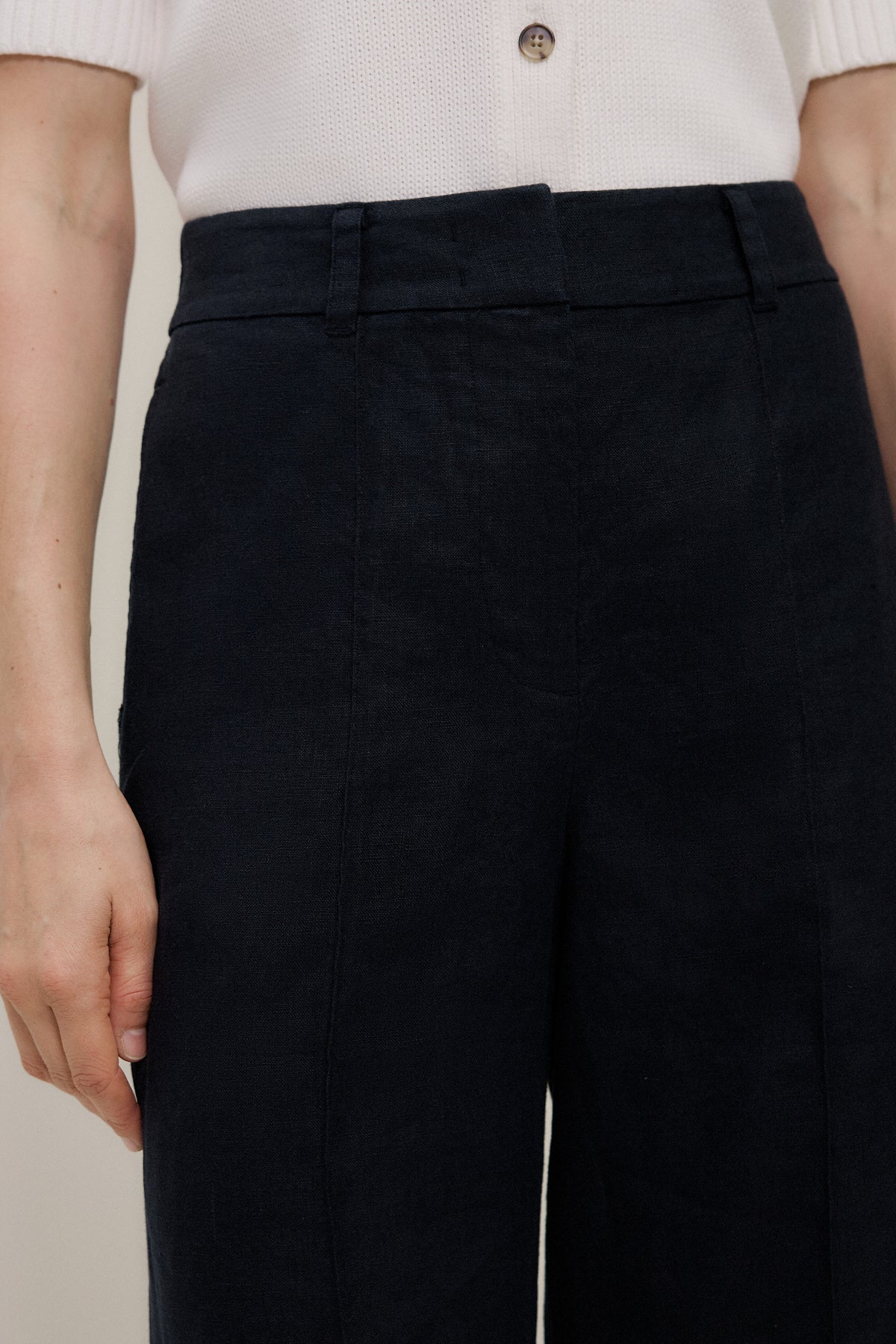 Linen Pintucked Pant