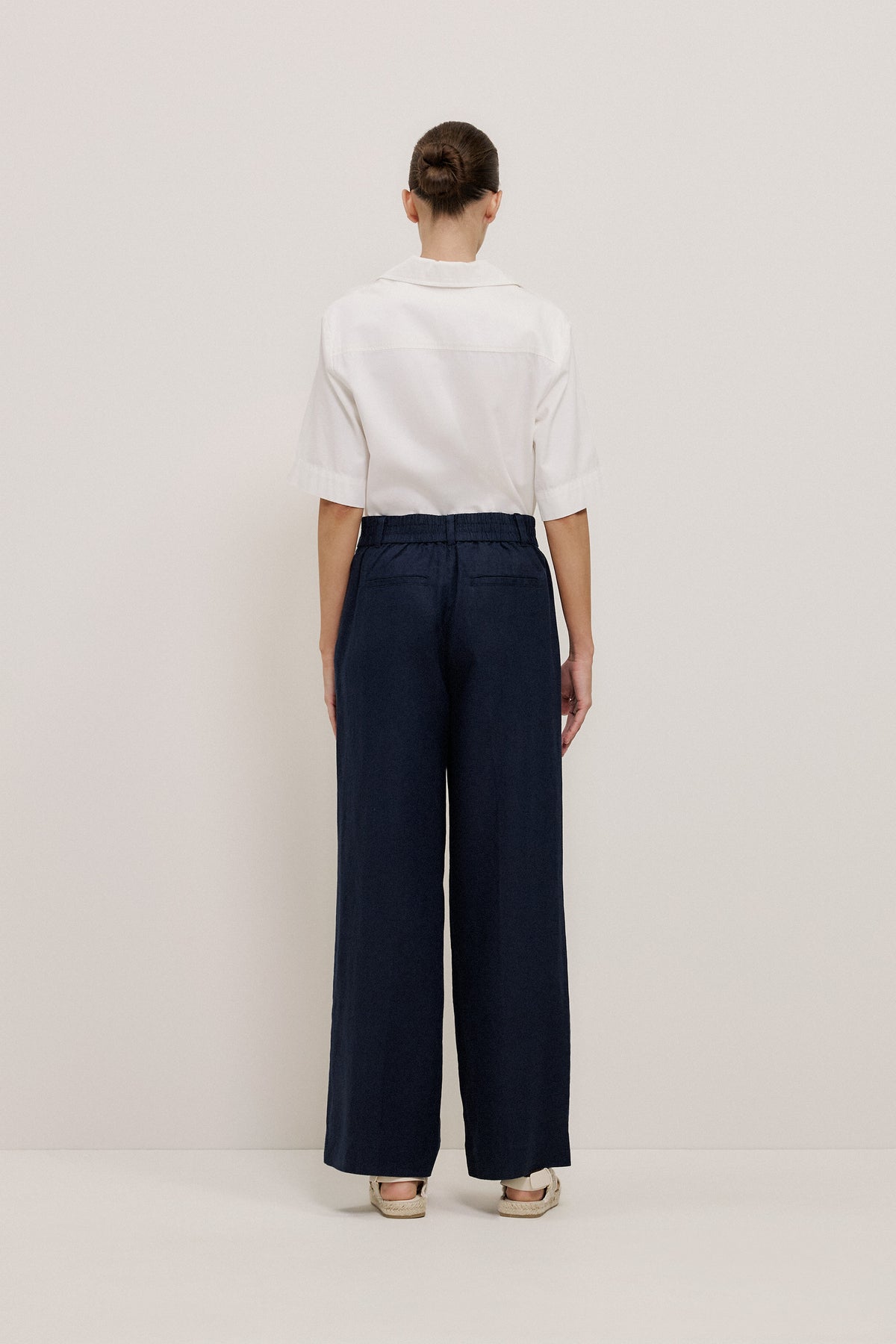 Linen Pintucked Pant