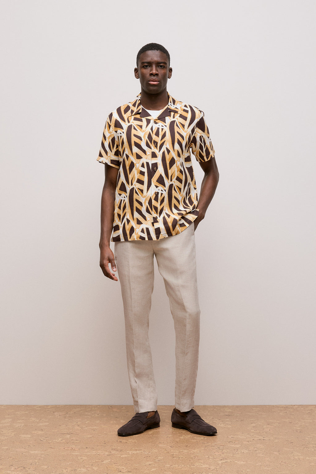 Graphic Leaf Linen Short Sleeve Shirt