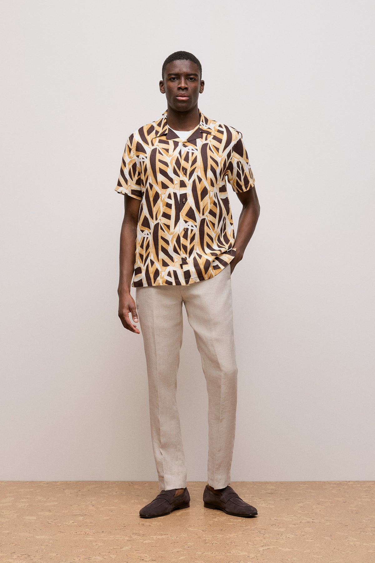 Graphic Leaf Linen Short Sleeve Shirt