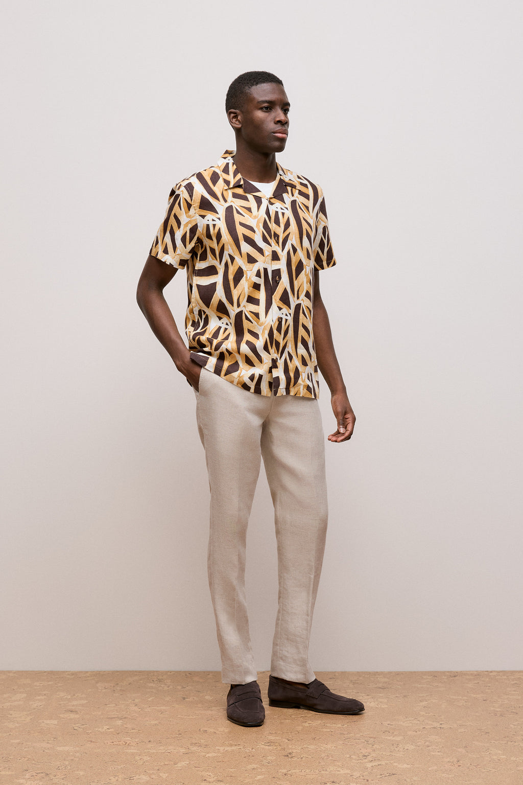 Graphic Leaf Linen Short Sleeve Shirt