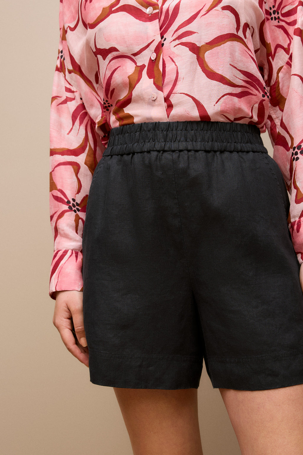 Linen Pull On Short