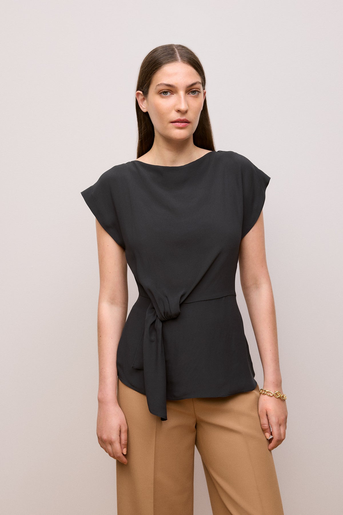 Twist Front Top