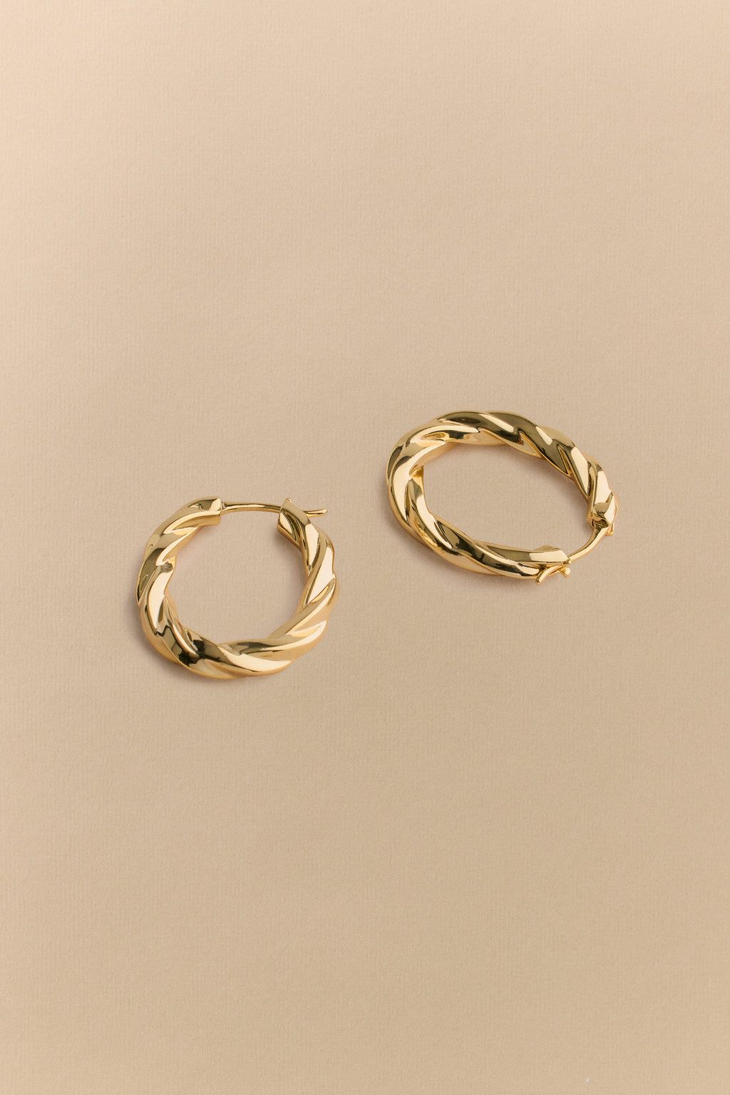 Era Twist Hoop Earrings