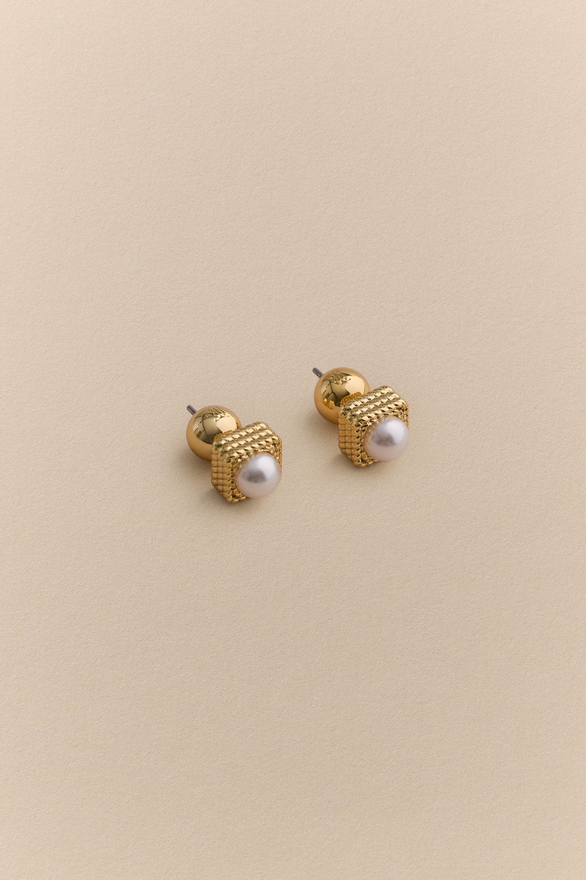 Kembla Pearl Stud Earrings