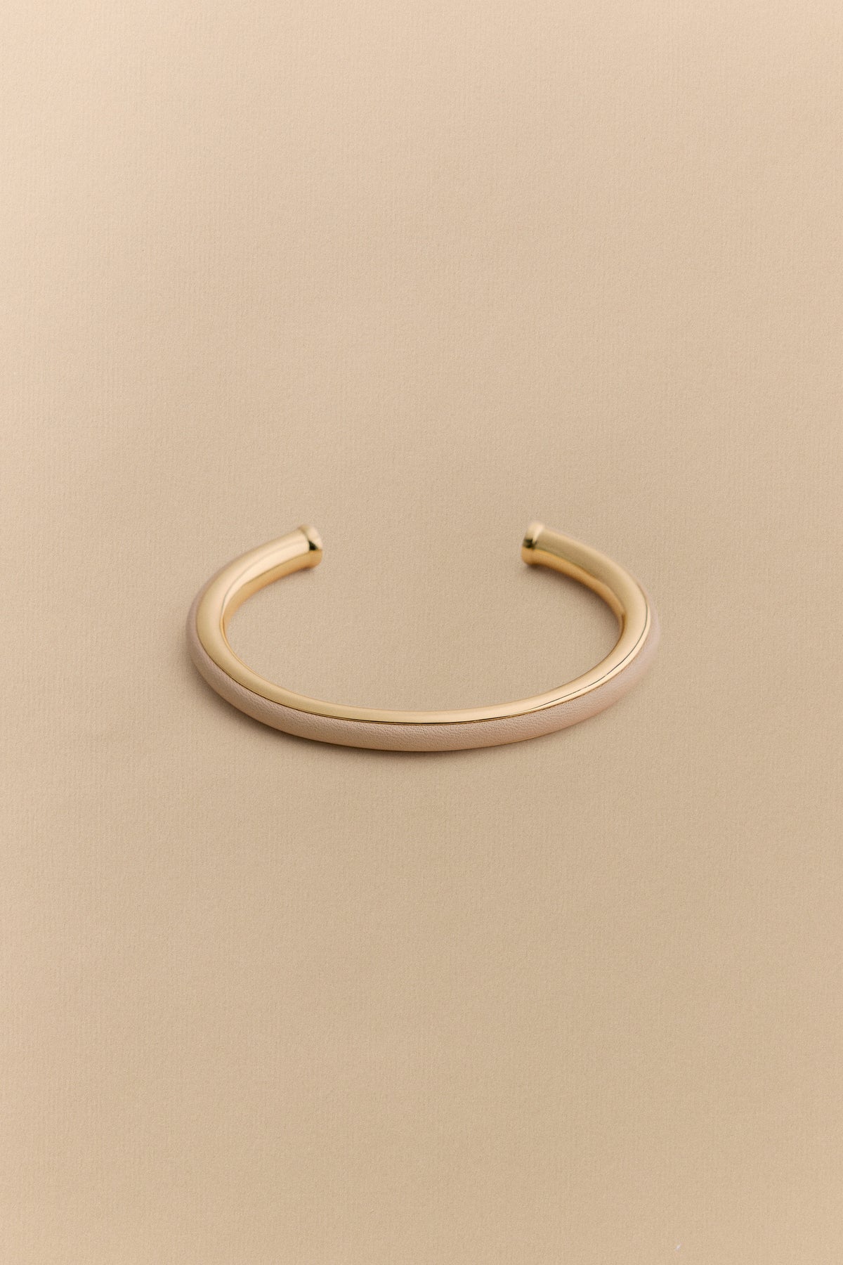Lutra Cuff
