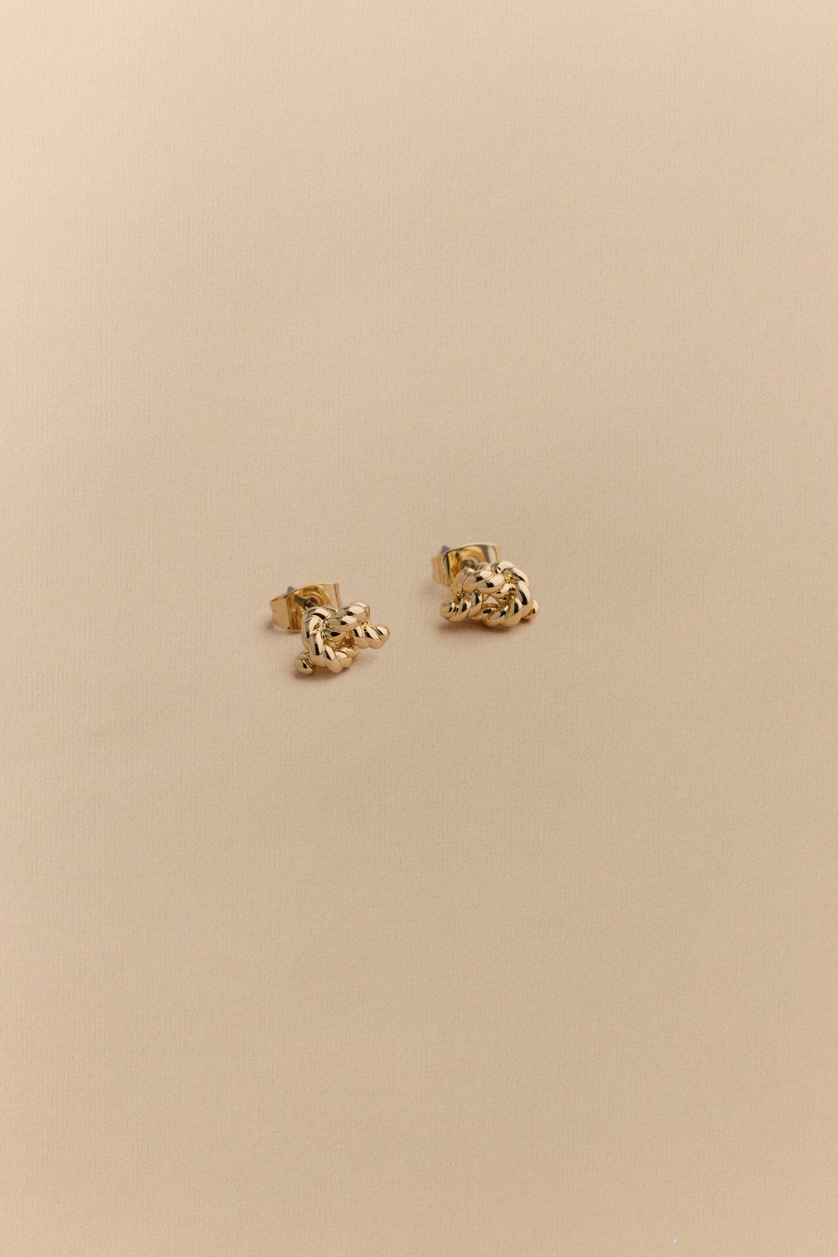 Dolina Stud Earrings