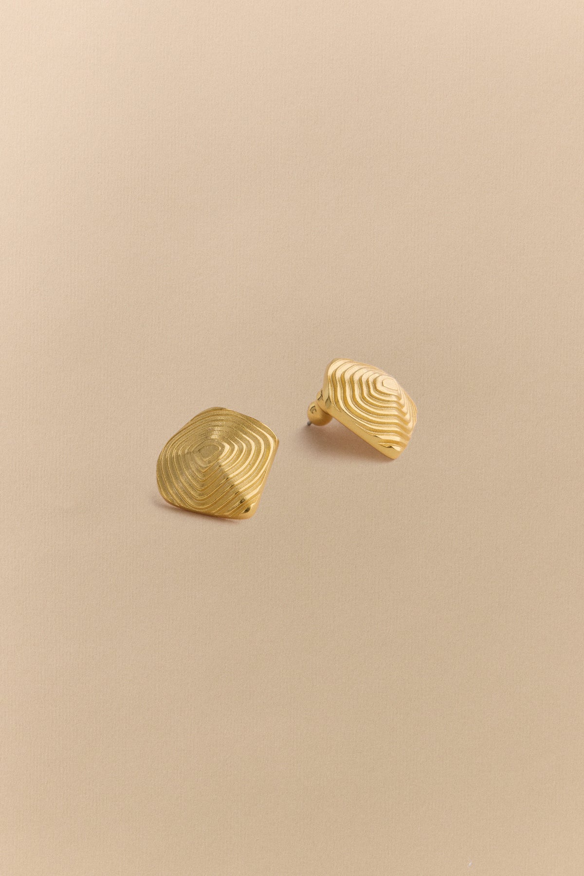 Maelis Stud Earrings