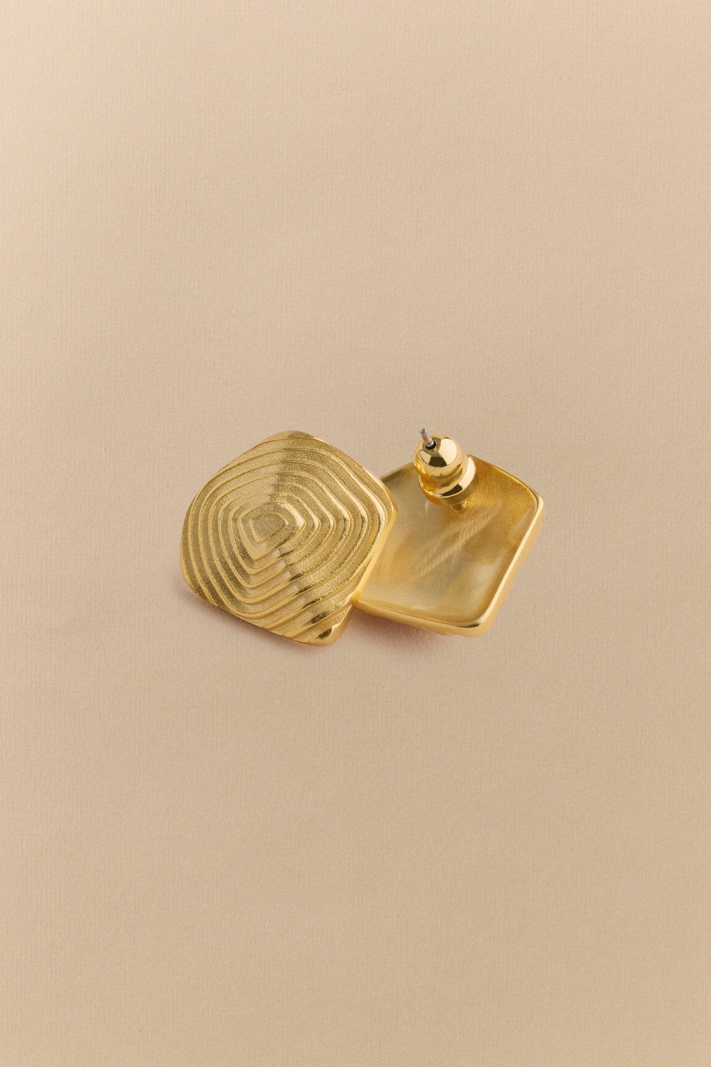 Maelis Stud Earrings
