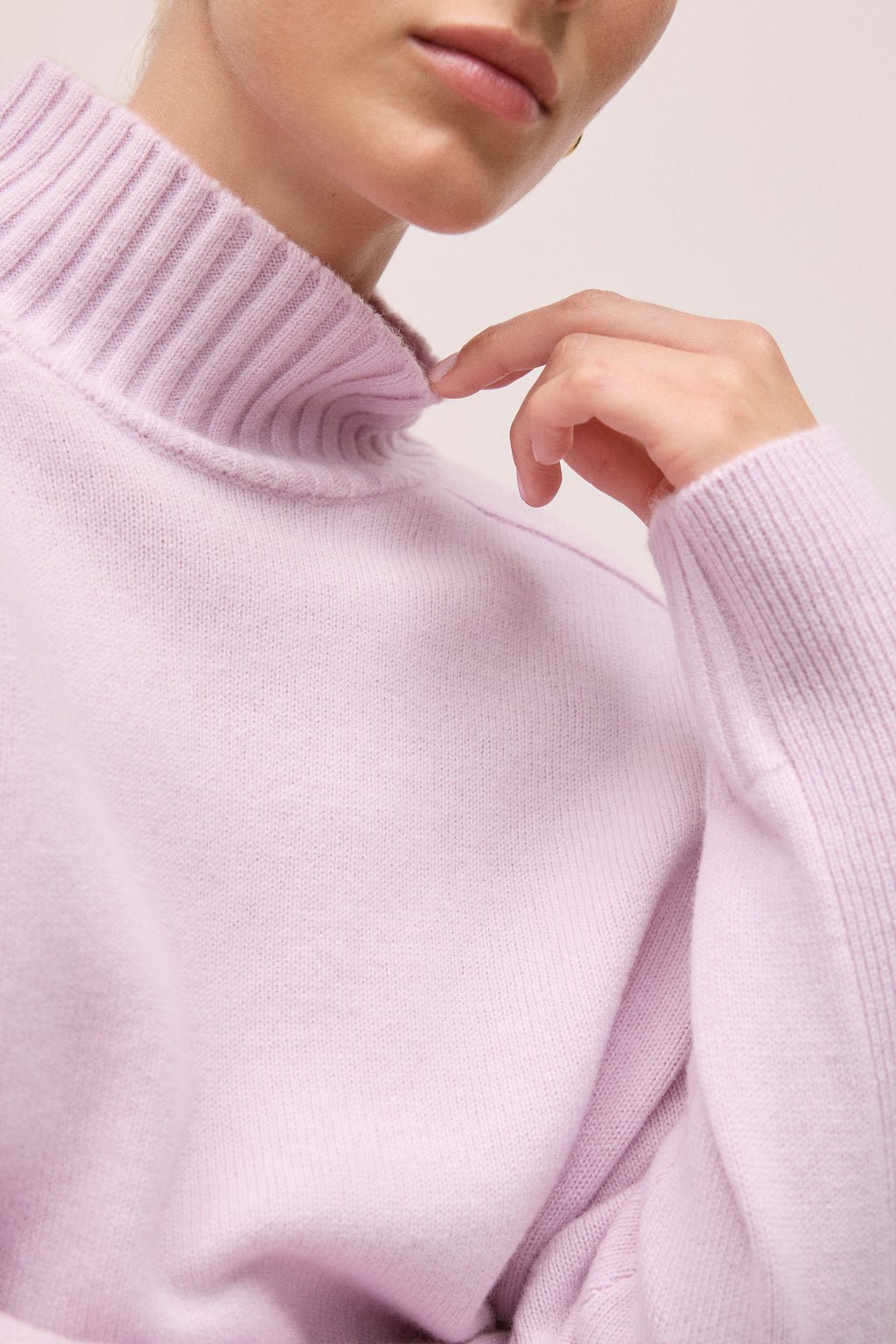 Merino Funnel Neck Pullover