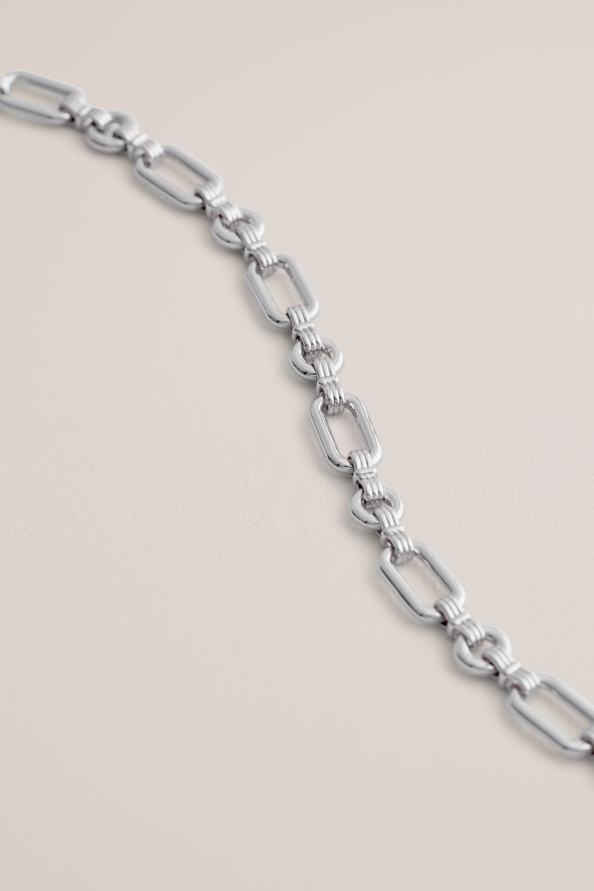 Orne Chain Necklace