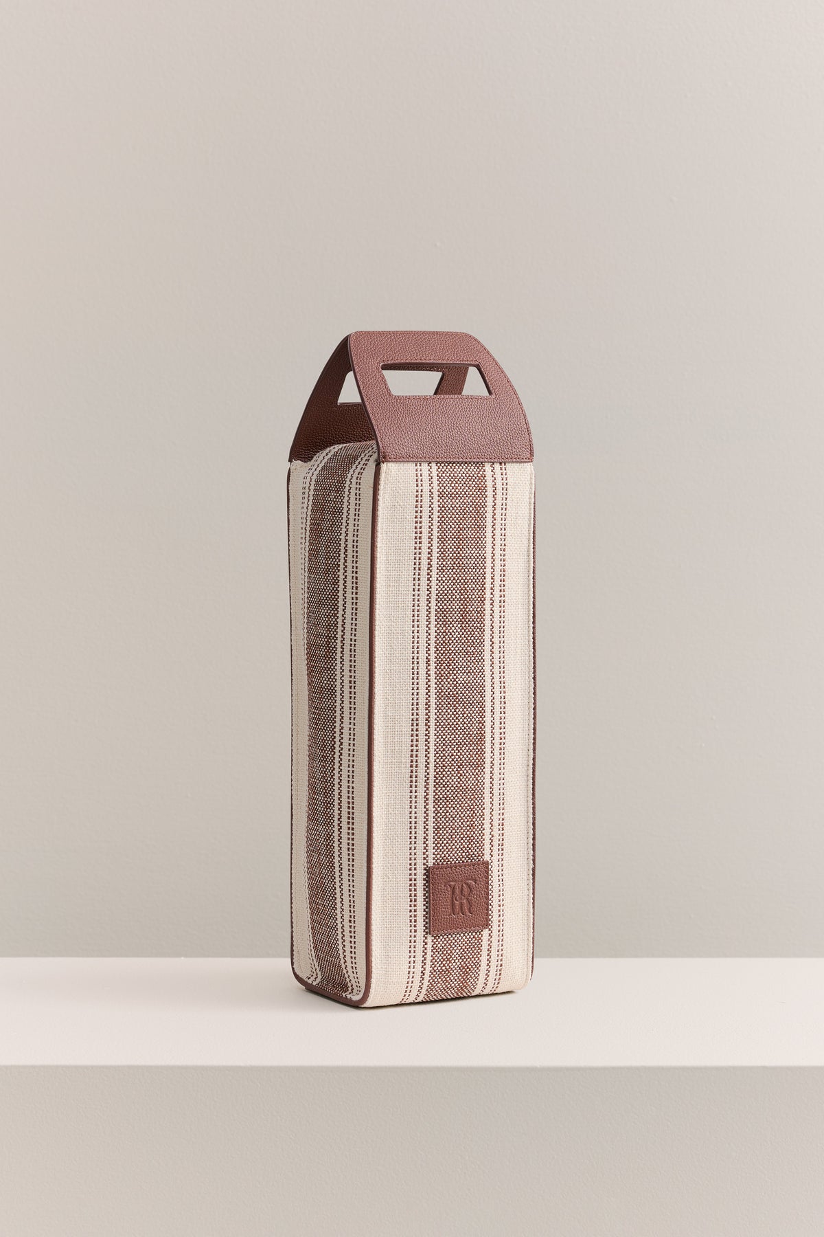 Signature Wine Carrier